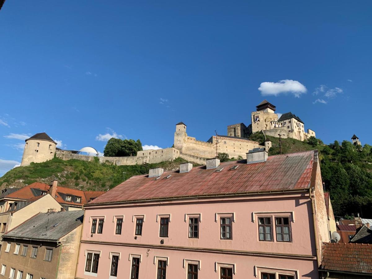 Penzion Deloris Trenčín Екстериор снимка